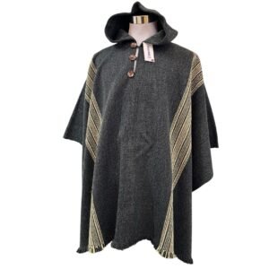 Poncho artesanal de lana | con capucha | Modelo Del Valle | Hecho en Chile