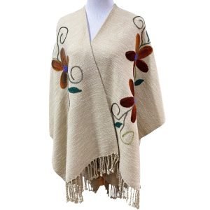 Ruana artesanal de lana | bordada |confeccionada en telar | Diseño único Chileno
