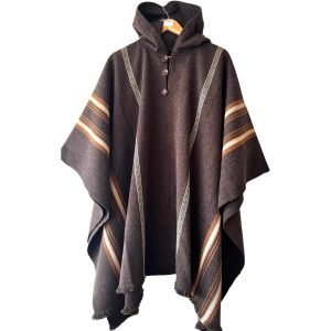 Poncho artesanal de lana con capucha | modelo del vale | hecho en Chile