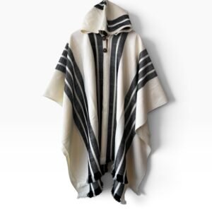 Poncho artesanal de lana con capucha | hecho en Chile